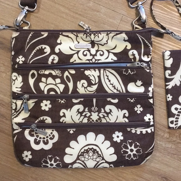 Baggallini Big Zipper Bag with RFID wristlet NWOT - Picture 2 of 8